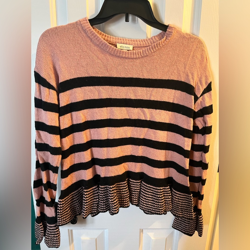 Junior Ella moss pink tops with ruffle trim size M